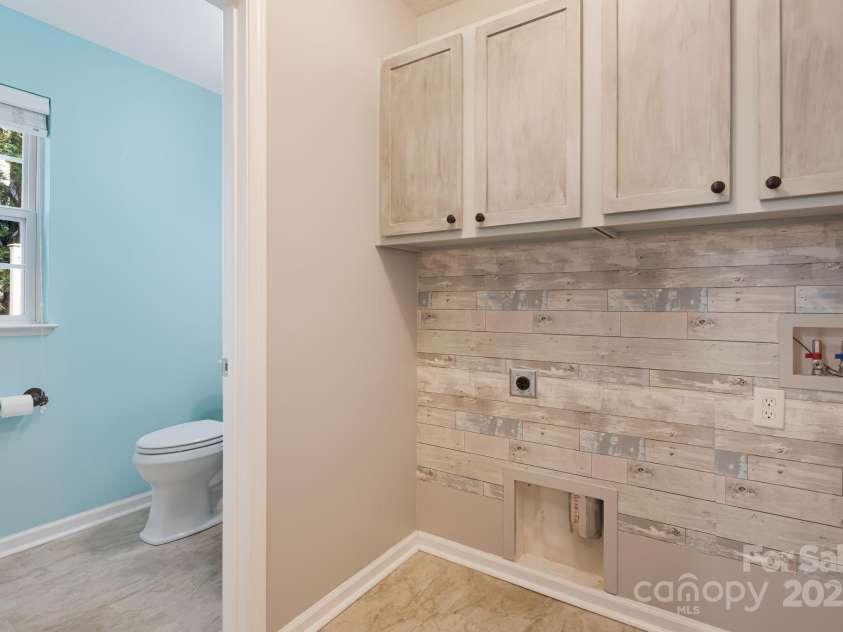 181 Farington Circle, Fletcher, NC 28732.  MLS# CAR4278708, YatesRealty ID 26922. 