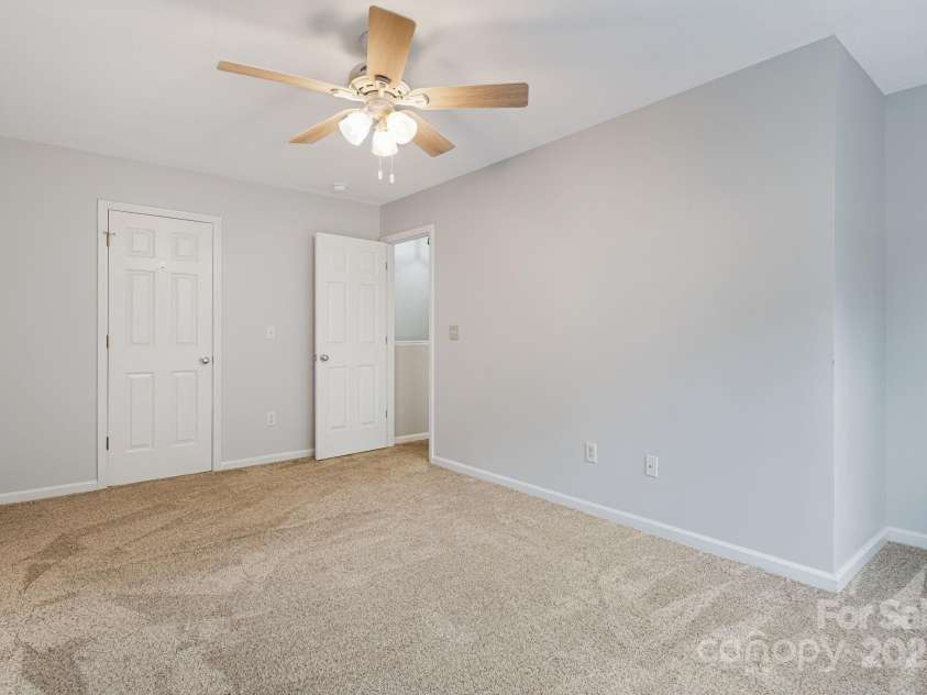 181 Farington Circle, Fletcher, NC 28732.  MLS# CAR4278708, YatesRealty ID 26922. 