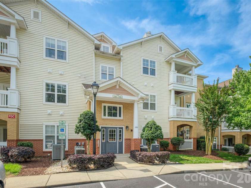 11915 Ridgeway Park Drive, Charlotte, NC 28277.  MLS# CAR4388105, YatesRealty ID 26924. 