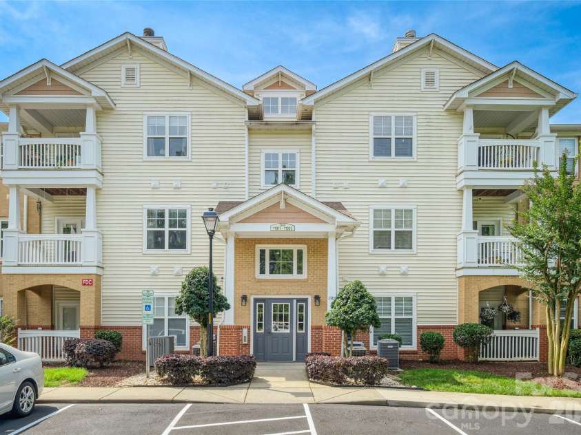 11915 Ridgeway Park Drive, Charlotte, NC 28277.  MLS# CAR4388105, YatesRealty ID 26924. 
