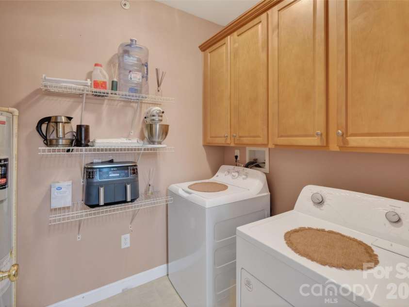 11915 Ridgeway Park Drive, Charlotte, NC 28277.  MLS# CAR4388105, YatesRealty ID 26924. 