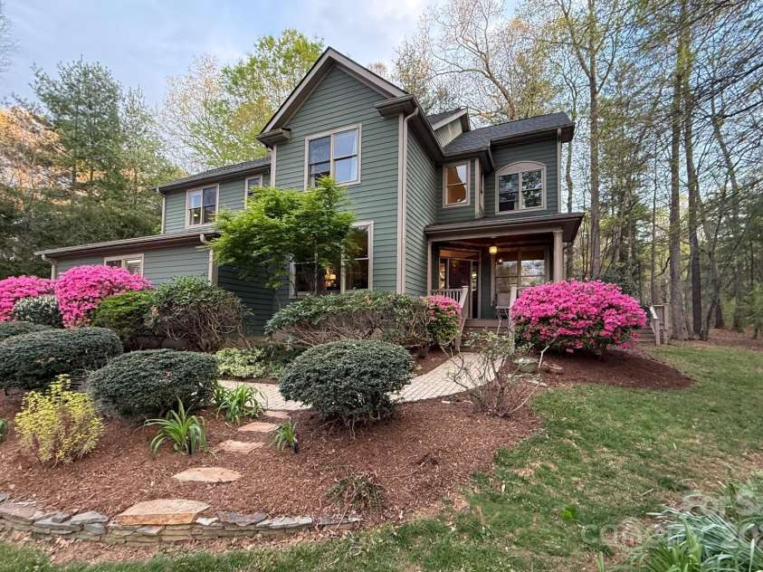 25 Madelyn Lane, Fairview, NC 28730.  MLS# CAR4309123, YatesRealty ID 26924. 