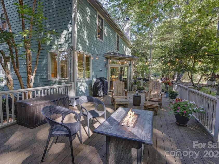 25 Madelyn Lane, Fairview, NC 28730.  MLS# CAR4309123, YatesRealty ID 26924. 