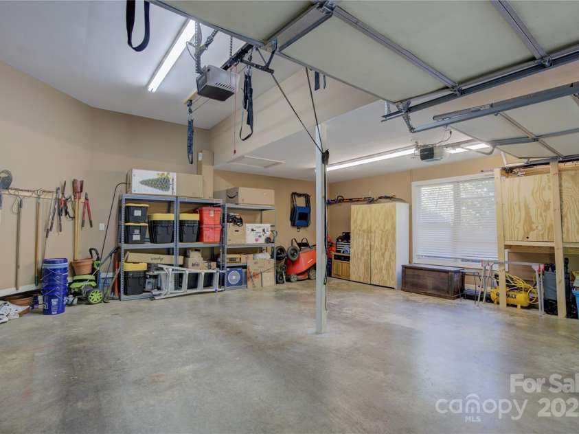 25 Madelyn Lane, Fairview, NC 28730.  MLS# CAR4309123, YatesRealty ID 26924. 