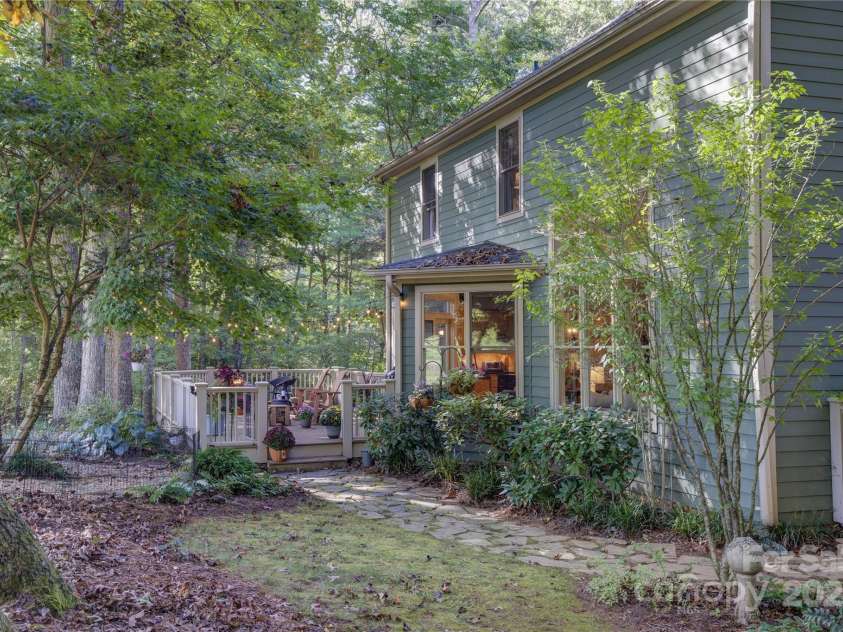 25 Madelyn Lane, Fairview, NC 28730.  MLS# CAR4309123, YatesRealty ID 26924. 