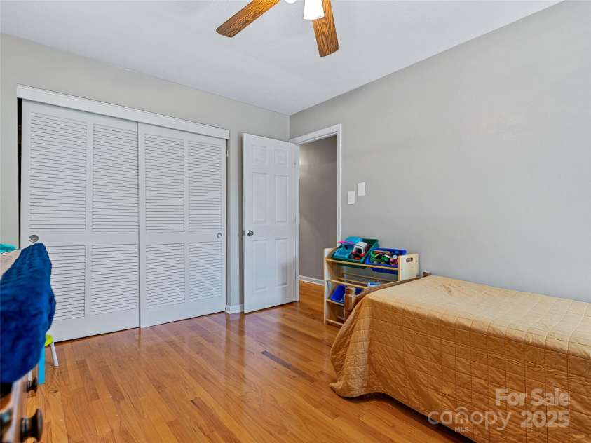 47 Grandview Road, Asheville, NC 28806.  MLS# CAR4281670, YatesRealty ID 26926. 