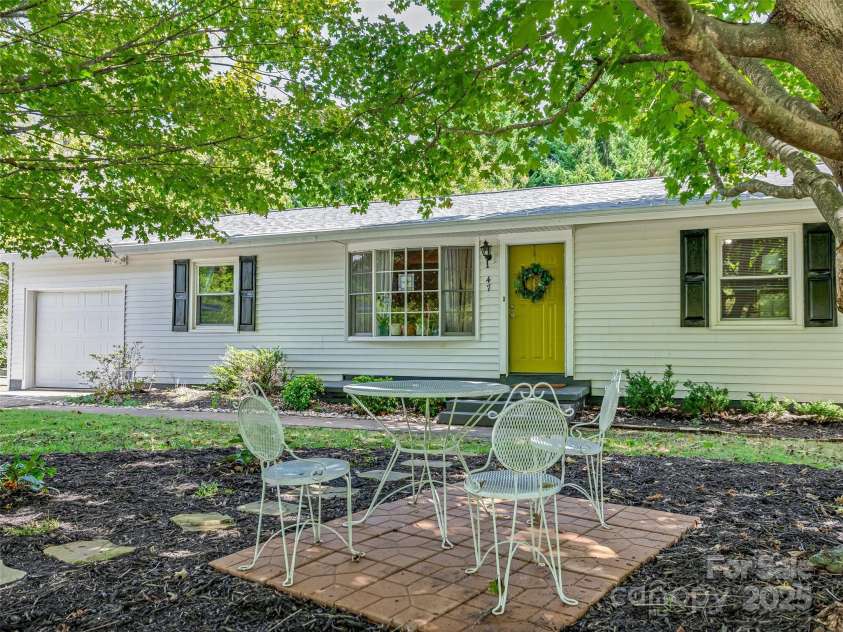 47 Grandview Road, Asheville, NC 28806.  MLS# CAR4281670, YatesRealty ID 26926. 