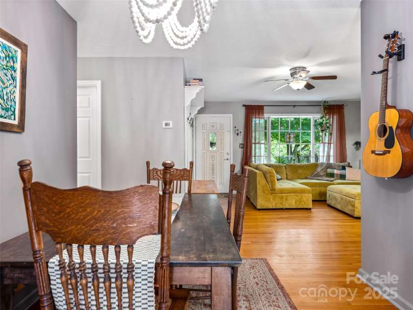 47 Grandview Road, Asheville, NC 28806.  MLS# CAR4281670, YatesRealty ID 26926. 