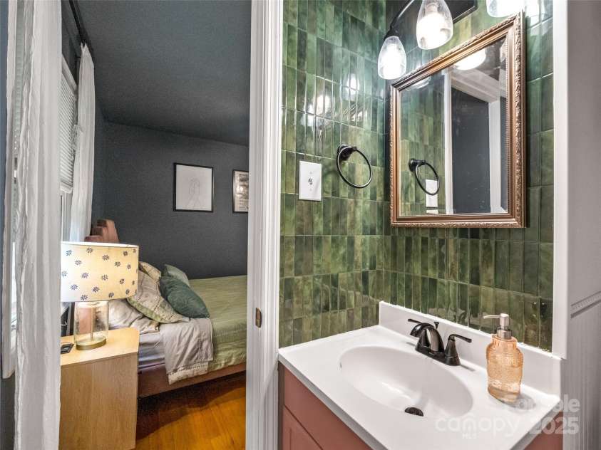 47 Grandview Road, Asheville, NC 28806.  MLS# CAR4281670, YatesRealty ID 26926. 