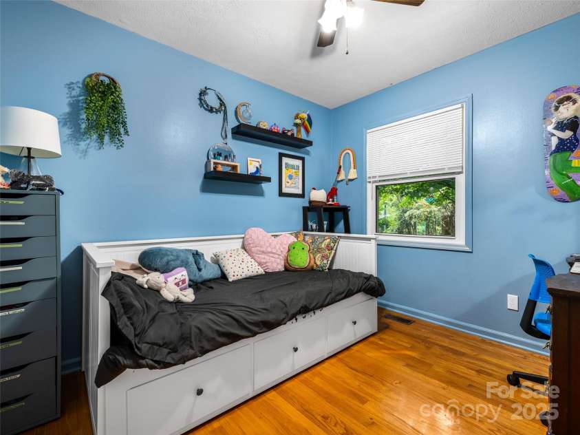 47 Grandview Road, Asheville, NC 28806.  MLS# CAR4281670, YatesRealty ID 26926. 