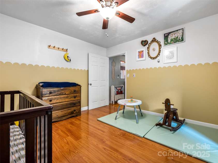 47 Grandview Road, Asheville, NC 28806.  MLS# CAR4281670, YatesRealty ID 26926. 