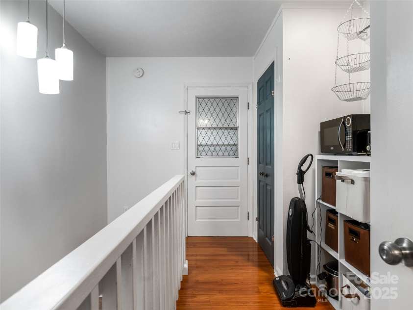 47 Grandview Road, Asheville, NC 28806.  MLS# CAR4281670, YatesRealty ID 26926. 