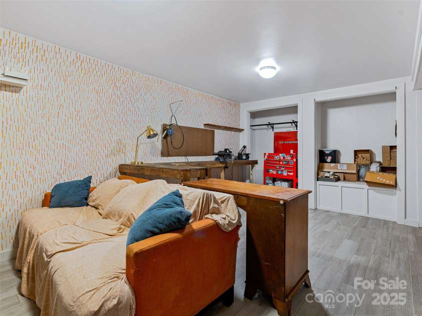 47 Grandview Road, Asheville, NC 28806.  MLS# CAR4281670, YatesRealty ID 26926. 