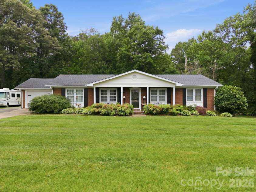 805 Pine Hill Drive, Salisbury, NC 28146.  MLS# CAR4387687, YatesRealty ID 26926. 