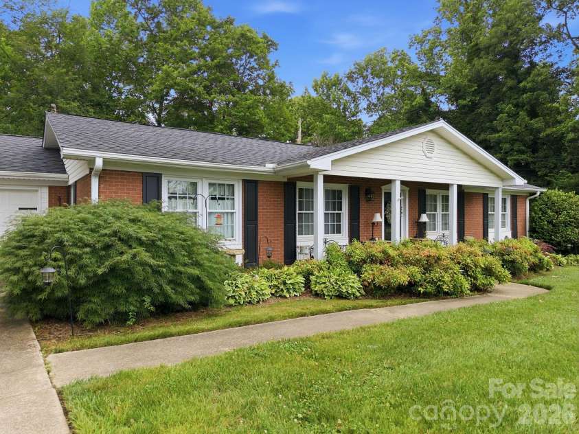 805 Pine Hill Drive, Salisbury, NC 28146.  MLS# CAR4387687, YatesRealty ID 26926. 