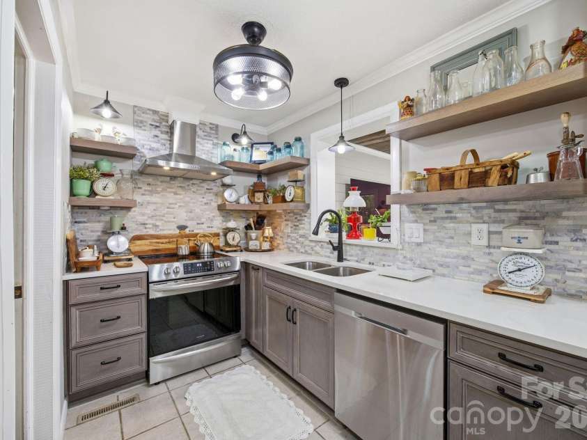805 Pine Hill Drive, Salisbury, NC 28146.  MLS# CAR4387687, YatesRealty ID 26926. 