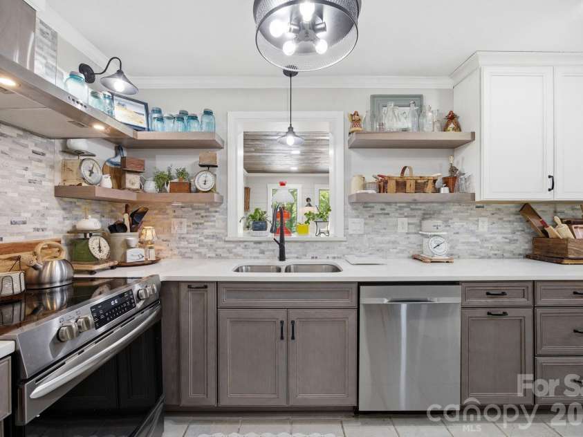 805 Pine Hill Drive, Salisbury, NC 28146.  MLS# CAR4387687, YatesRealty ID 26926. 