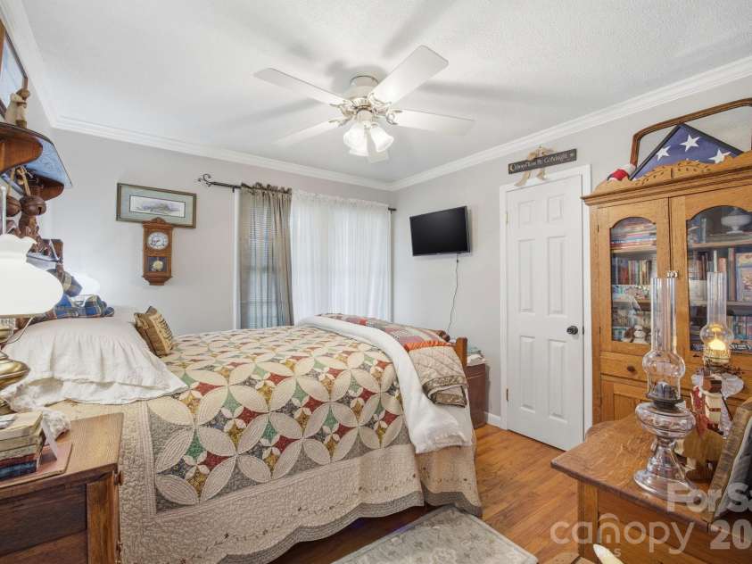 805 Pine Hill Drive, Salisbury, NC 28146.  MLS# CAR4387687, YatesRealty ID 26926. 