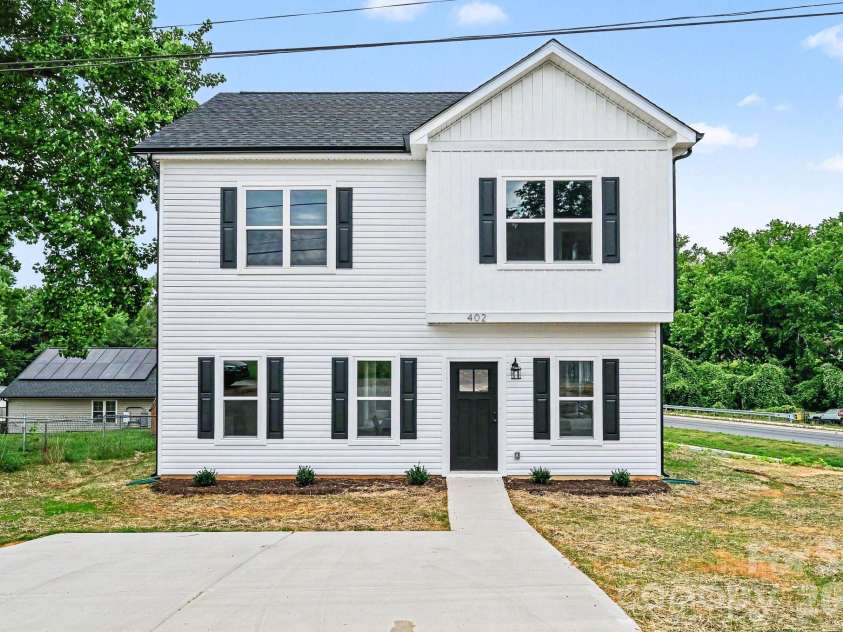 402 Pleasant Avenue, Kannapolis, NC 28081.  MLS# CAR4388232, YatesRealty ID 26927. 
