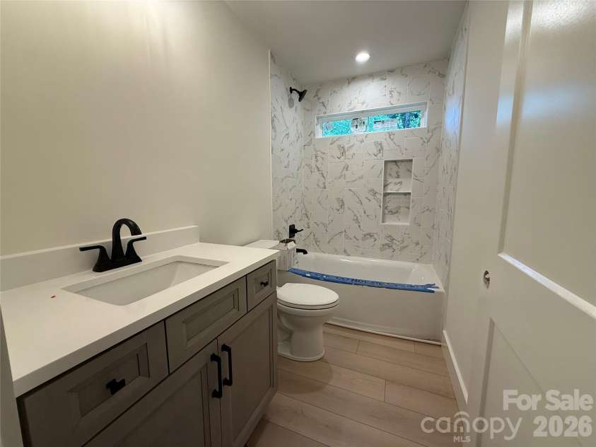 5069 Tara Tea Drive, Tega Cay, SC 29708.  MLS# CAR4388227, YatesRealty ID 26928. Upstairs Bath