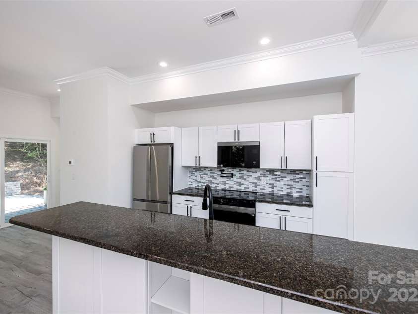 6534 Providence Road, Charlotte, NC 28226.  MLS# CAR4204470, YatesRealty ID 26928. 