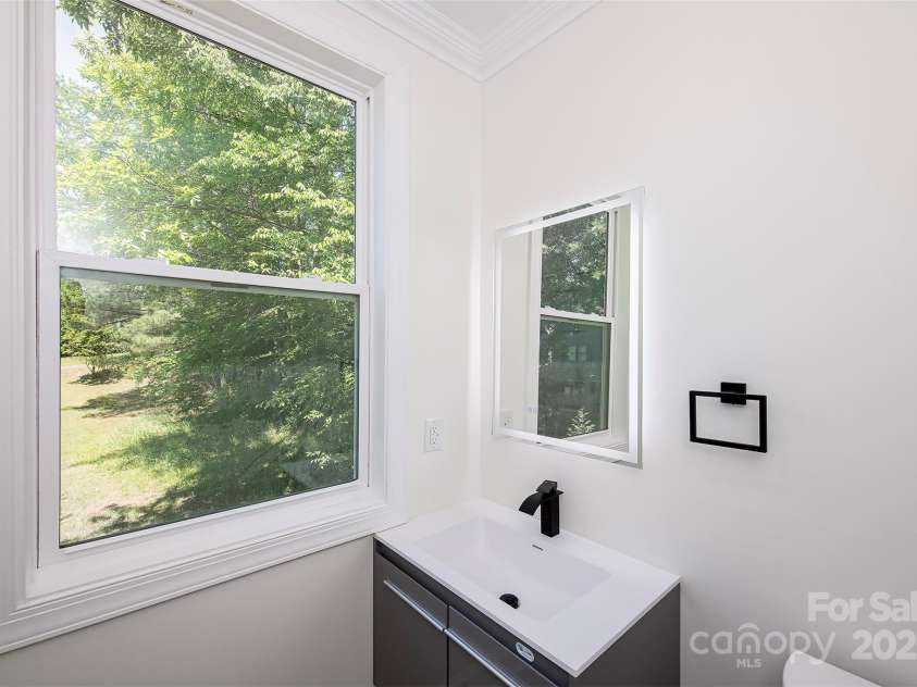 6534 Providence Road, Charlotte, NC 28226.  MLS# CAR4204470, YatesRealty ID 26928. 