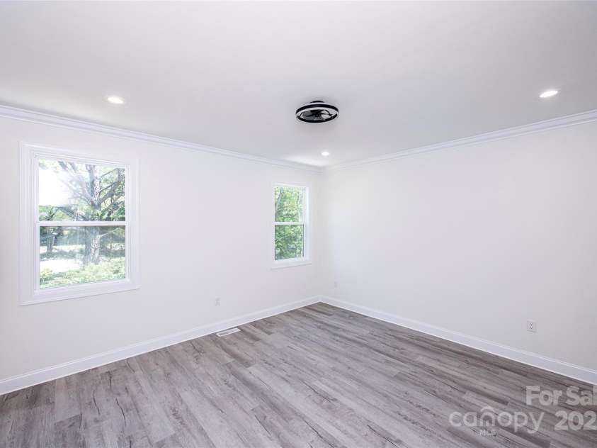 6534 Providence Road, Charlotte, NC 28226.  MLS# CAR4204470, YatesRealty ID 26928. 