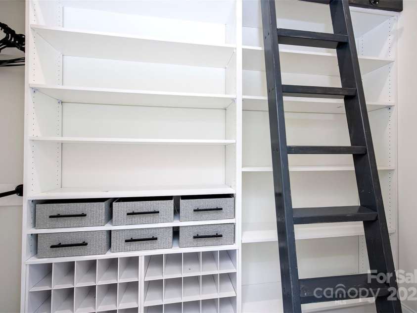 6534 Providence Road, Charlotte, NC 28226.  MLS# CAR4204470, YatesRealty ID 26928. 