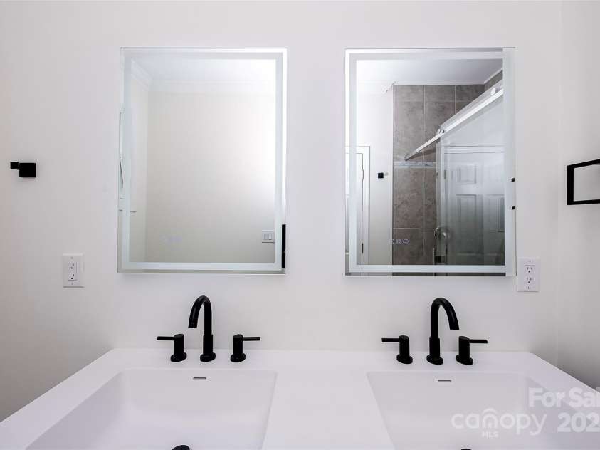 6534 Providence Road, Charlotte, NC 28226.  MLS# CAR4204470, YatesRealty ID 26928. 