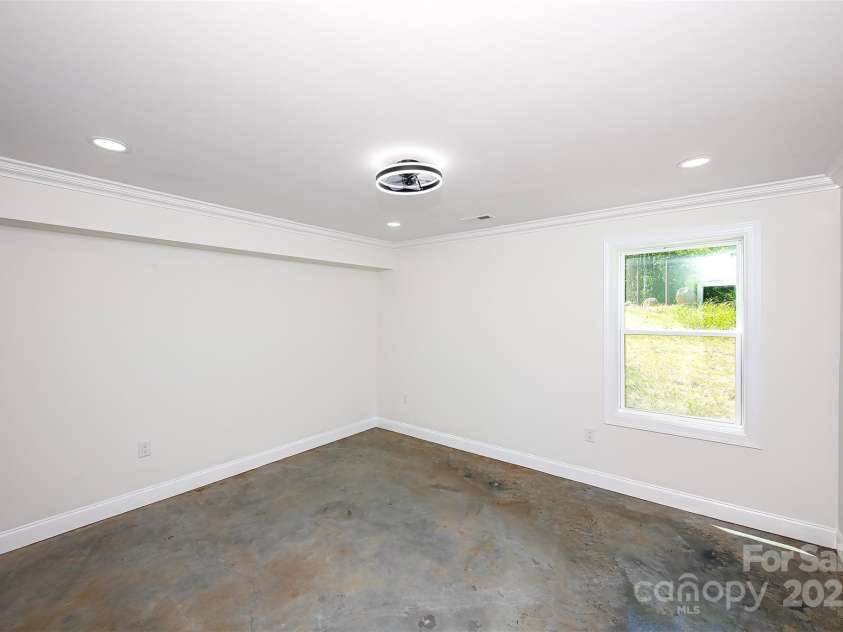 6534 Providence Road, Charlotte, NC 28226.  MLS# CAR4204470, YatesRealty ID 26928. 