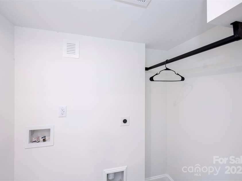 6534 Providence Road, Charlotte, NC 28226.  MLS# CAR4204470, YatesRealty ID 26928. 