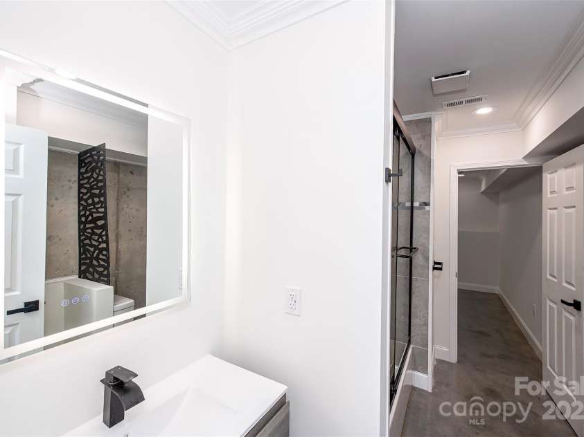 6534 Providence Road, Charlotte, NC 28226.  MLS# CAR4204470, YatesRealty ID 26928. 