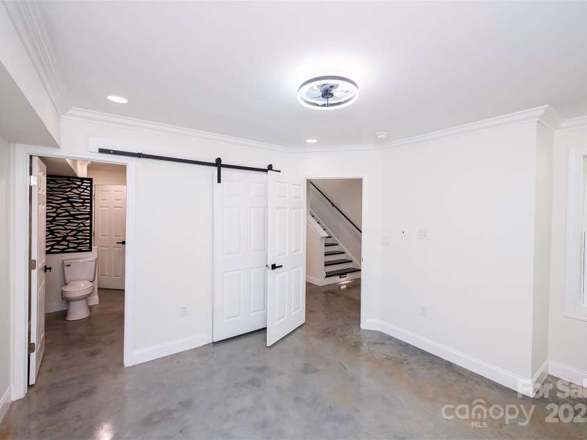 6534 Providence Road, Charlotte, NC 28226.  MLS# CAR4204470, YatesRealty ID 26928. 