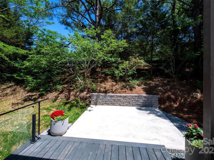 6534 Providence Road, Charlotte, NC 28226.  MLS# CAR4204470, YatesRealty ID 26928. 