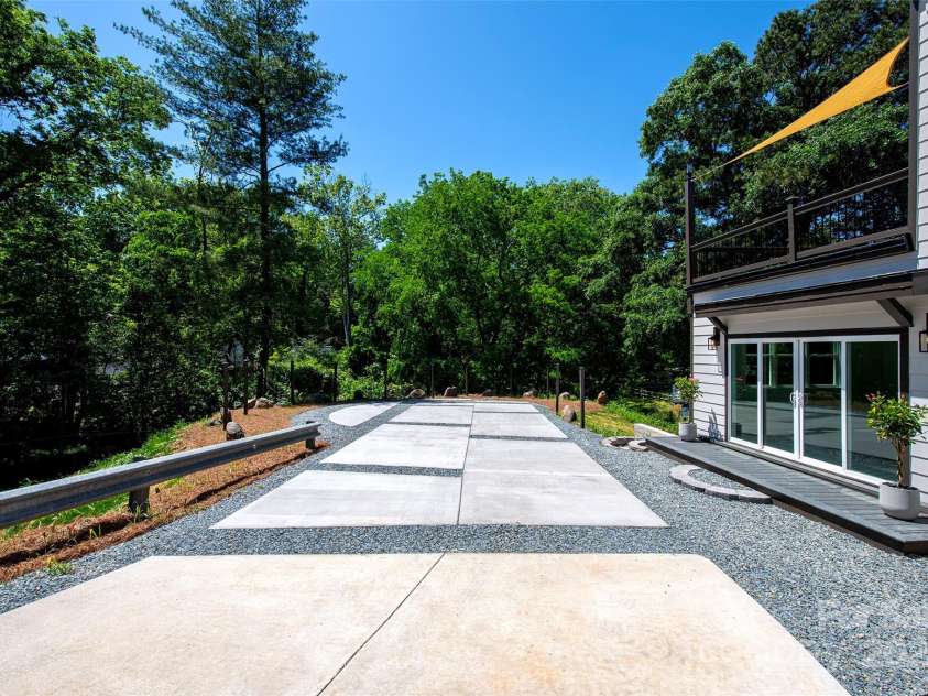 6534 Providence Road, Charlotte, NC 28226.  MLS# CAR4204470, YatesRealty ID 26928. 