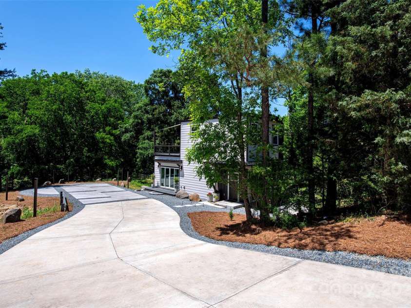 6534 Providence Road, Charlotte, NC 28226.  MLS# CAR4204470, YatesRealty ID 26928. 