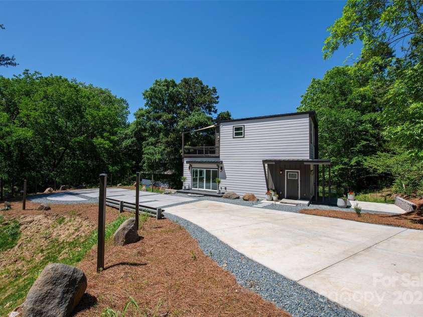 6534 Providence Road, Charlotte, NC 28226.  MLS# CAR4204470, YatesRealty ID 26928. 