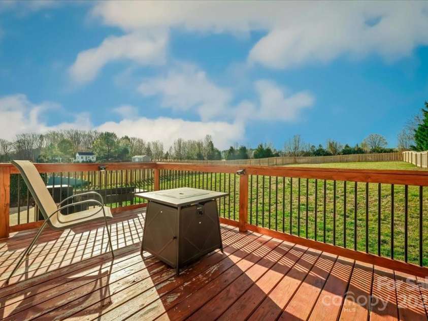 184 Settlers Grove Lane, Salisbury, NC 28146.  MLS# CAR4223593, YatesRealty ID 2693. 