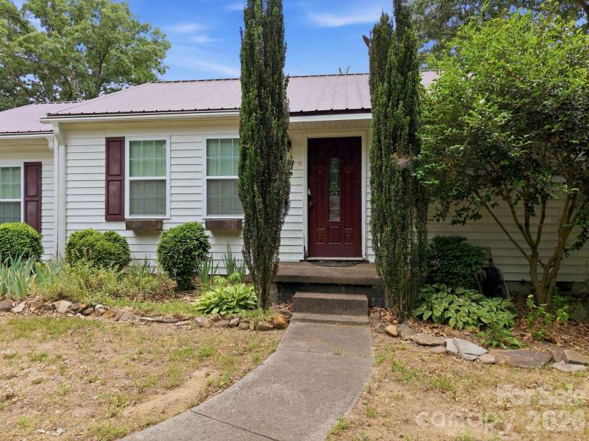 211 Sowers Ferry Road, Salisbury, NC 28144.  MLS# CAR4388272, YatesRealty ID 26930. 