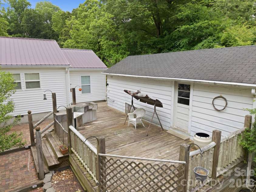 211 Sowers Ferry Road, Salisbury, NC 28144.  MLS# CAR4388272, YatesRealty ID 26930. 