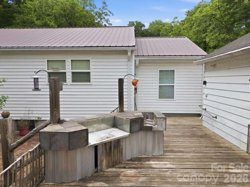 211 Sowers Ferry Road, Salisbury, NC 28144.  MLS# CAR4388272, YatesRealty ID 26930. 