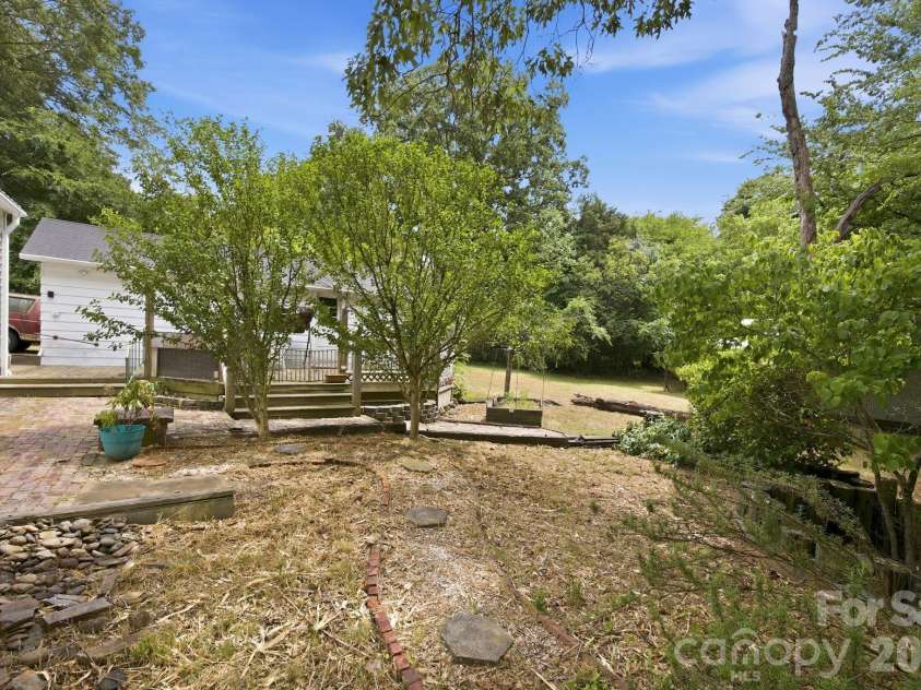 211 Sowers Ferry Road, Salisbury, NC 28144.  MLS# CAR4388272, YatesRealty ID 26930. 