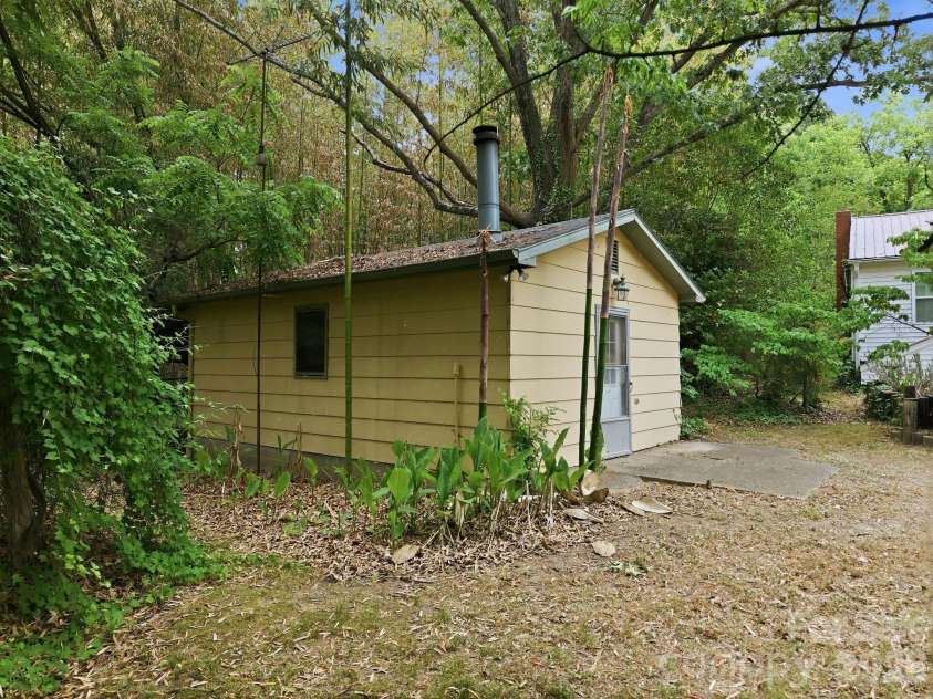 211 Sowers Ferry Road, Salisbury, NC 28144.  MLS# CAR4388272, YatesRealty ID 26930. 