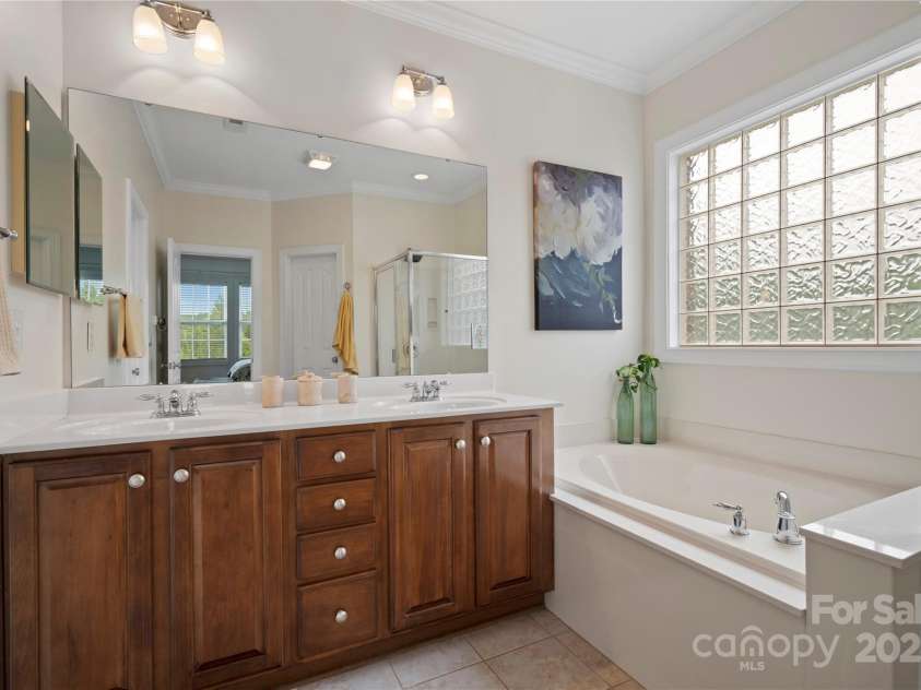 422 Deer Brush Lane, Waxhaw, NC 28173.  MLS# CAR4253488, YatesRealty ID 26930. 