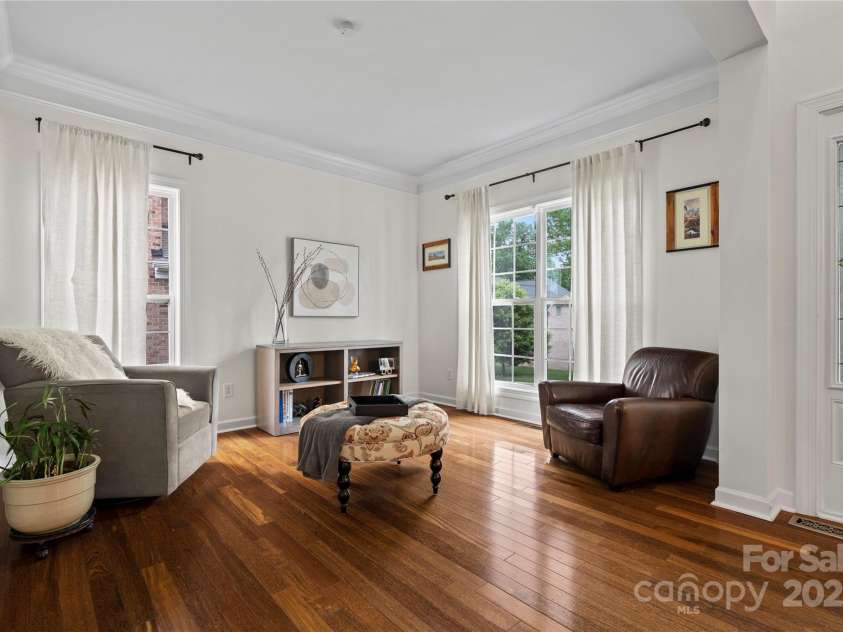 422 Deer Brush Lane, Waxhaw, NC 28173.  MLS# CAR4253488, YatesRealty ID 26930. Front Living room is bright with Hardwood floors