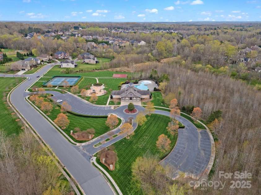 422 Deer Brush Lane, Waxhaw, NC 28173.  MLS# CAR4253488, YatesRealty ID 26930. Great shot of the main entrance to the neighborhood and the amenities