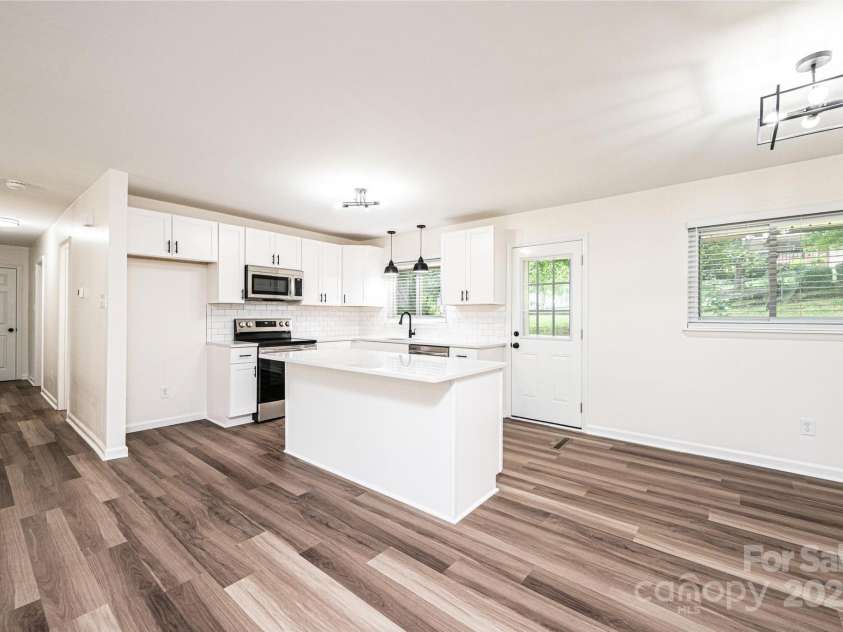 1309 Poplar Circle, Newton, NC 28658.  MLS# CAR4272875, YatesRealty ID 26931. 
