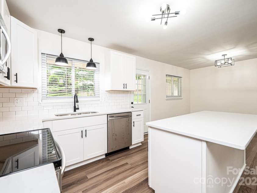 1309 Poplar Circle, Newton, NC 28658.  MLS# CAR4272875, YatesRealty ID 26931. 