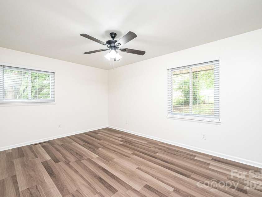 1309 Poplar Circle, Newton, NC 28658.  MLS# CAR4272875, YatesRealty ID 26931. 