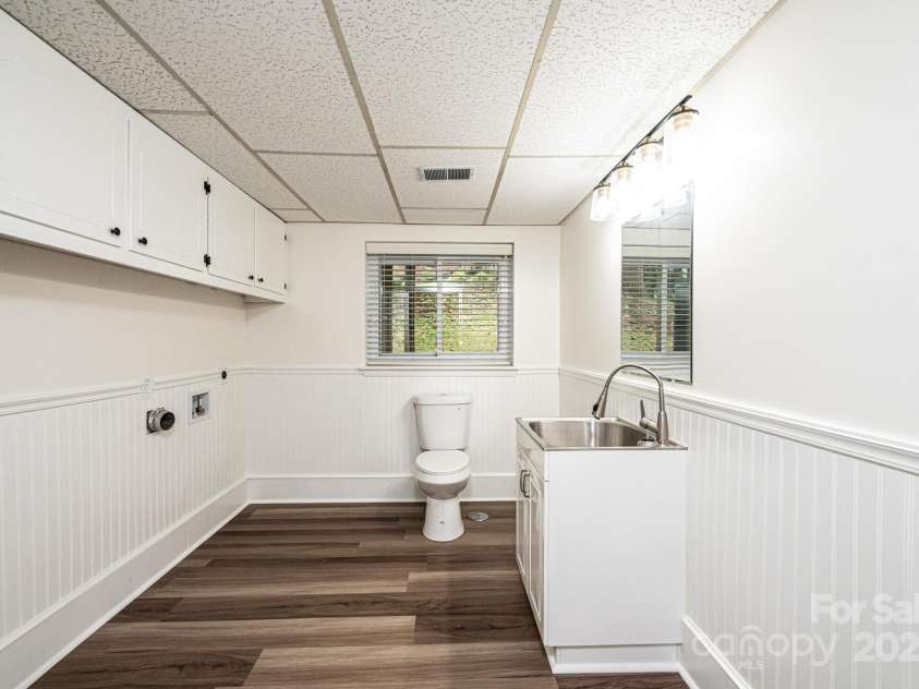 1309 Poplar Circle, Newton, NC 28658.  MLS# CAR4272875, YatesRealty ID 26931. 